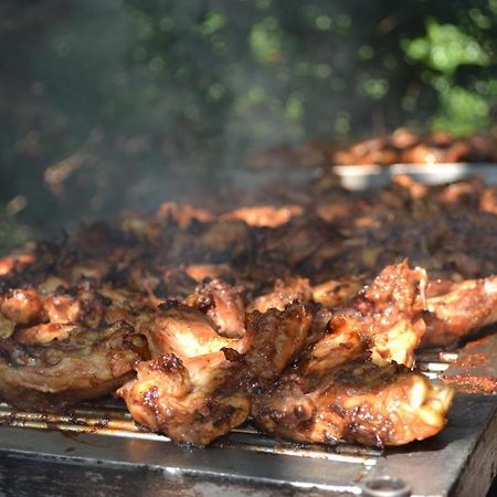 مبيت وإفطار ترو دو دوس Chez Tino المظهر الخارجي الصورة